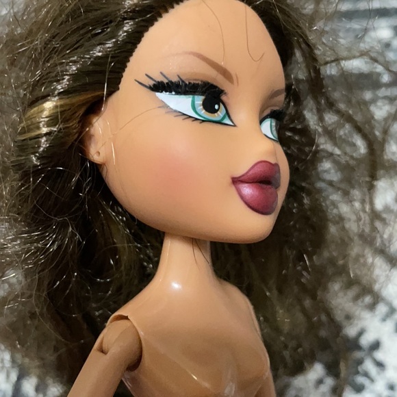 Bratz yasmin doll 2001 with eyelashes - Picture 9 of 9